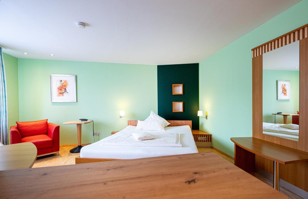 Hotel Am Froschbaechel Buhl Bagian luar foto